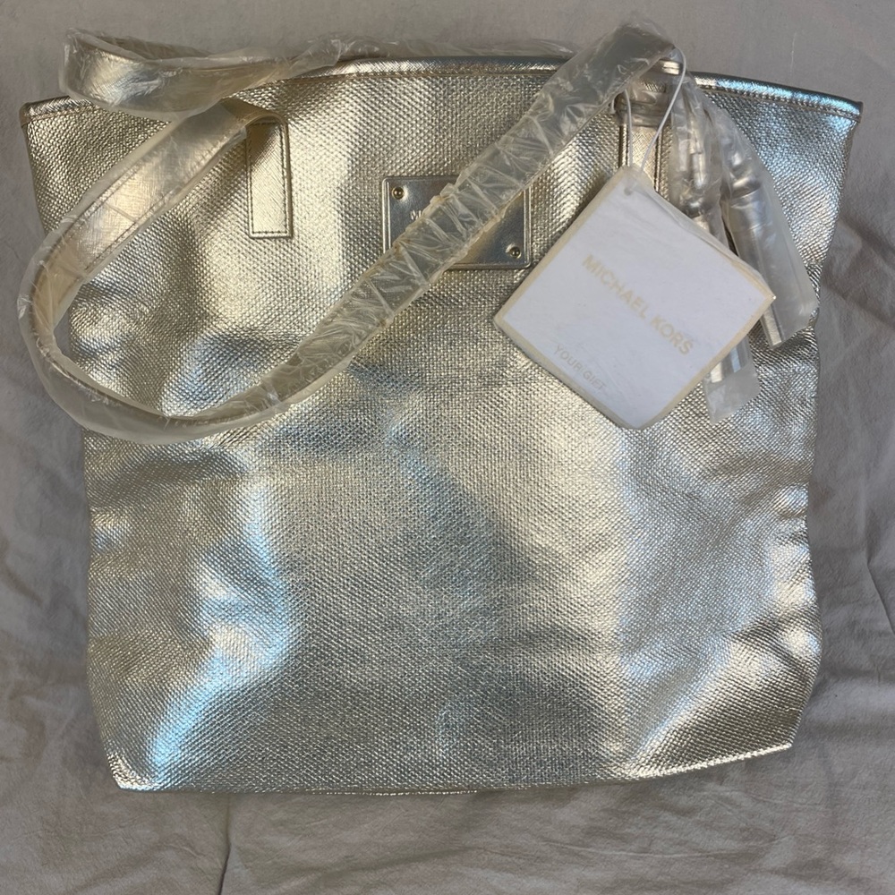NWT Michael Kors Women’s Metallic Gold Tote Shoulder Bag with Tassel Accent